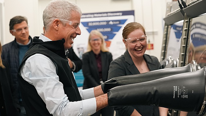 美国能源部授奖1100万美元 推进高丰度低浓缩铀运输能力建设