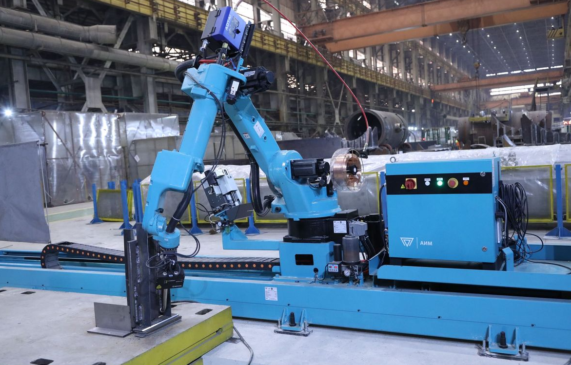俄原集团引入焊接机器人 核电站设备支架生产效率提升四倍