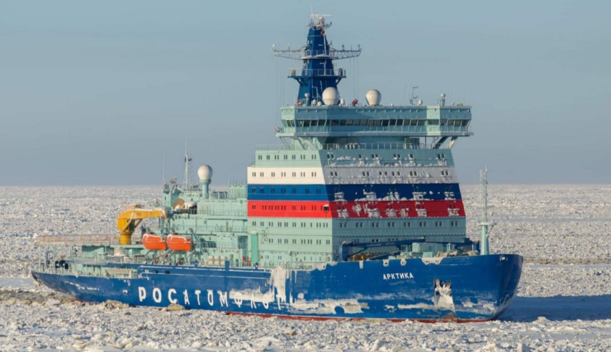 俄核动力破冰船“北极”号首护北极LNG运输船完成首次天然气运输