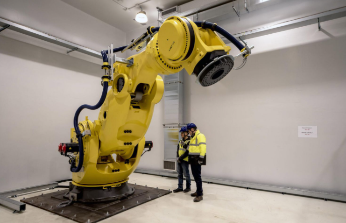 ITER启用“哥斯拉”工业机器人协助托卡马克装置内部装配
