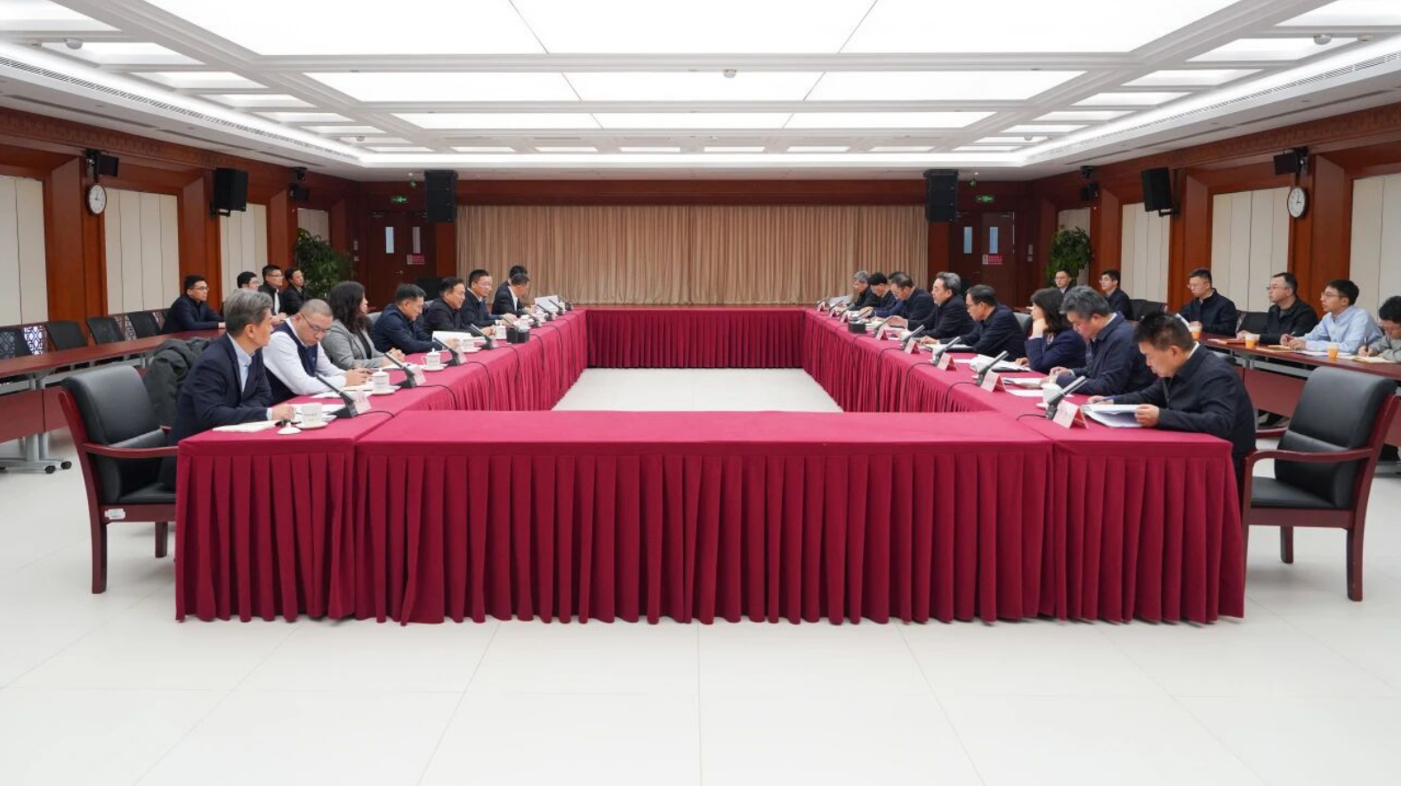 国家电投集团与国家能源局举行工作会谈