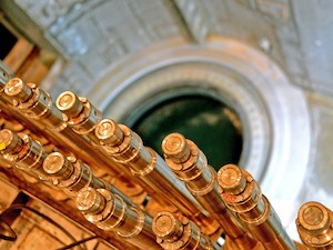 ����˹�����ˮ��Ӧ�������л��REMIKSȼ��ʵ������