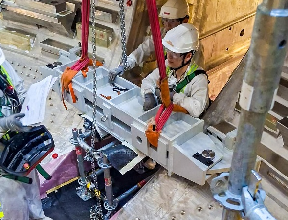 ITER托卡马克7号扇区支撑工装系统成功拆除