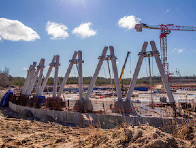 俄罗斯列宁格勒核电站VVER - 1200 3号机组蒸发冷却塔柱廊开建