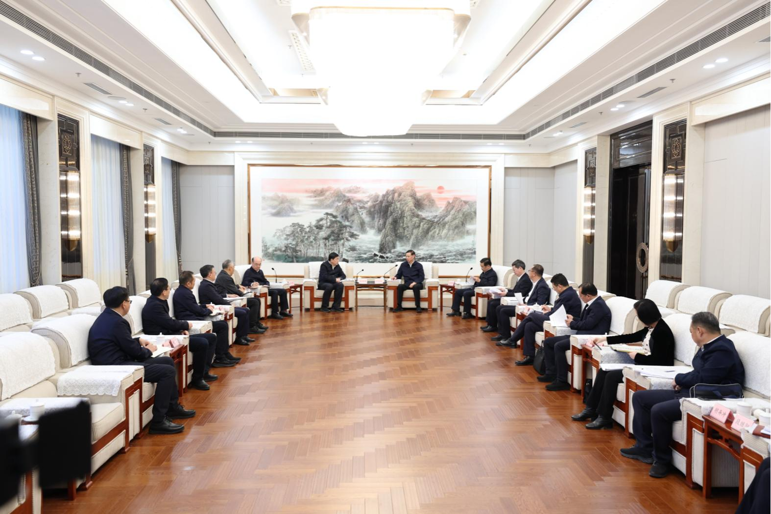 打造风光火核储一体化能源基地，国家电网与辽宁省委省政府举行会谈