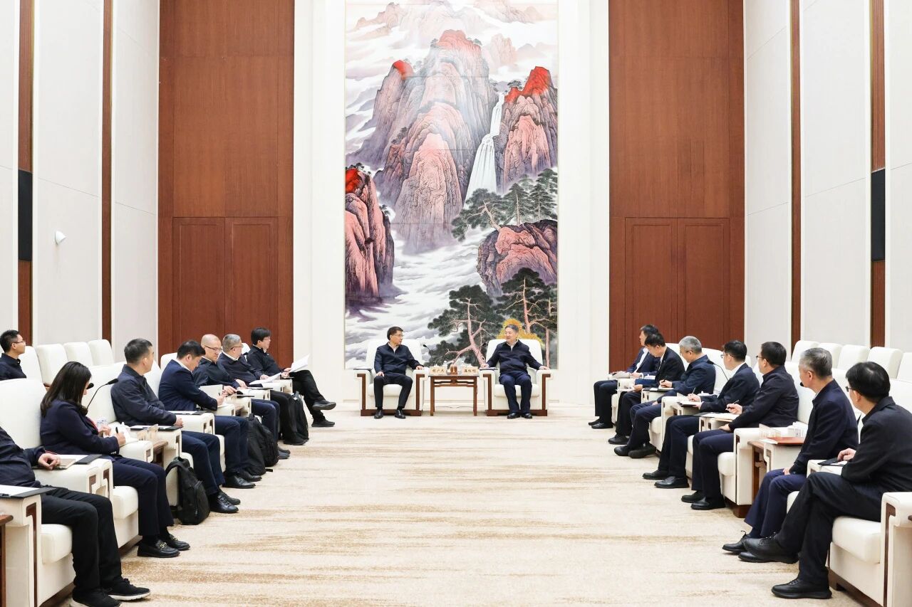 中国华能集团有限公司董事长、党组书记温枢刚会见上海市普陀区委书记胡广杰