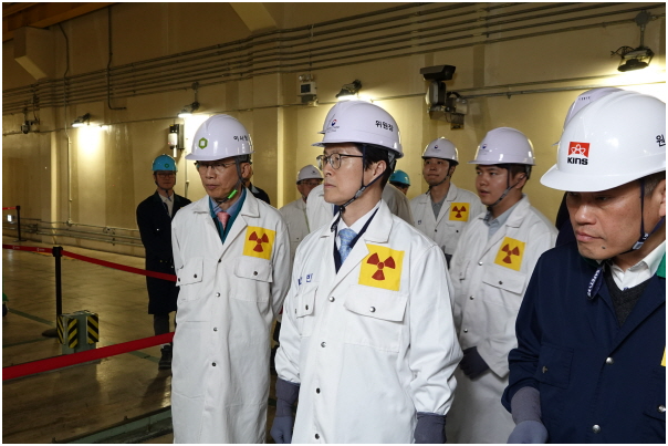 韩国核安全保障委员会会长视察低中放废物地面处置设施
