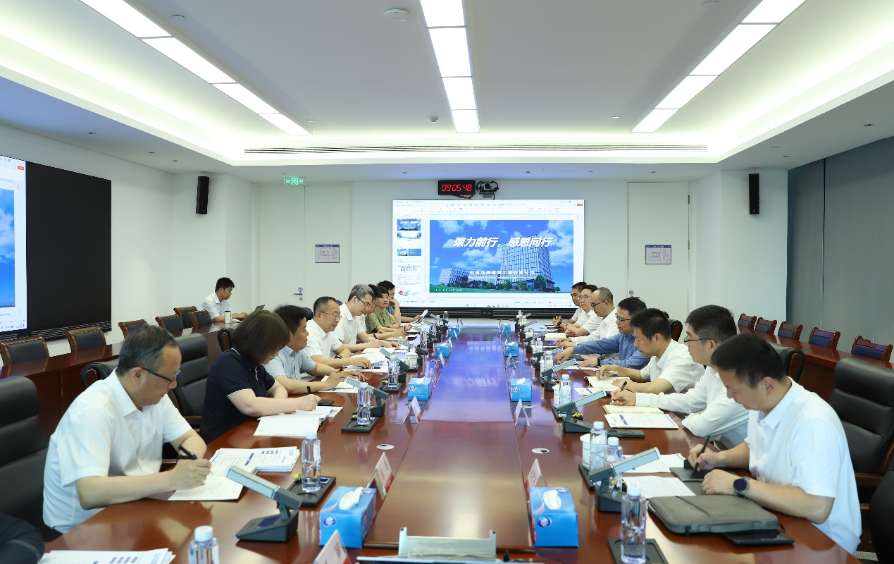 中核汇能公司党委书记、董事长李雄飞会见中核华辰党委书记、董事长季开平一行