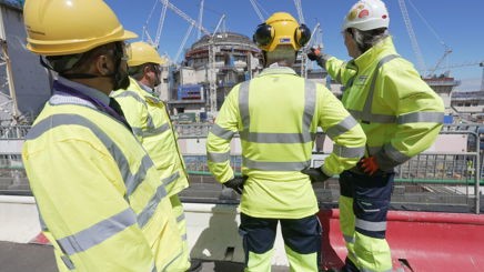 英国核监管办公室批准欣克利角C核电站2号机组加快安装反应堆压力容器